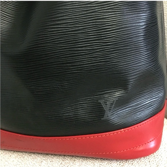 Authentic Louis Vuitton bucket bag black Epi leather - Picture 8 of 16